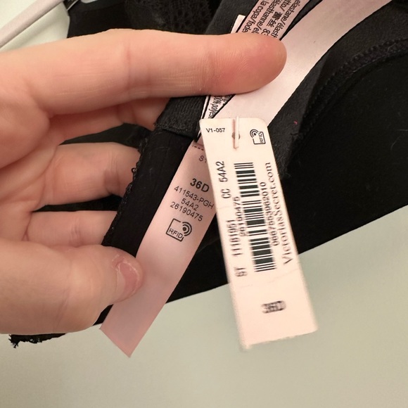 Victoria’s Secret Love Cloud Wireless Push-Up Bra size 36D NWT - Picture 2 of 3